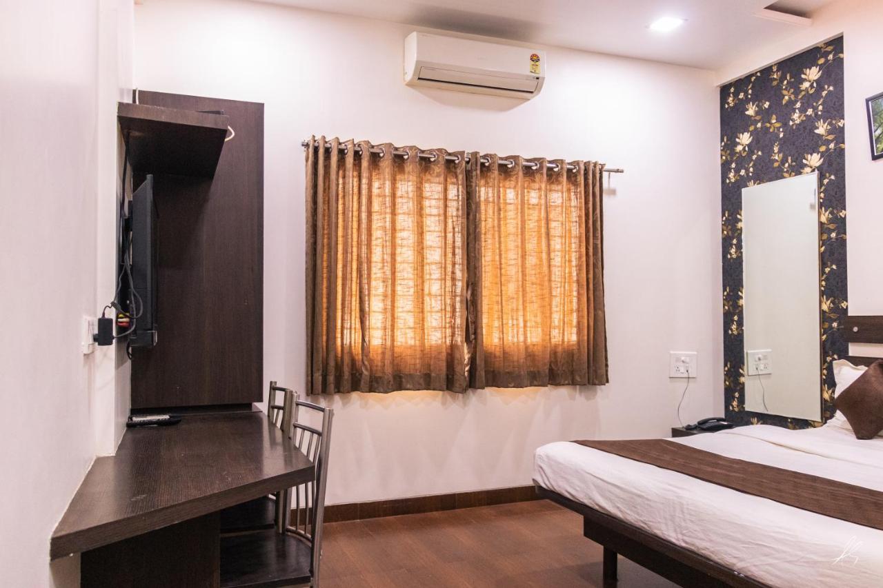 Sai Residency Hotel Aurangabad  Buitenkant foto